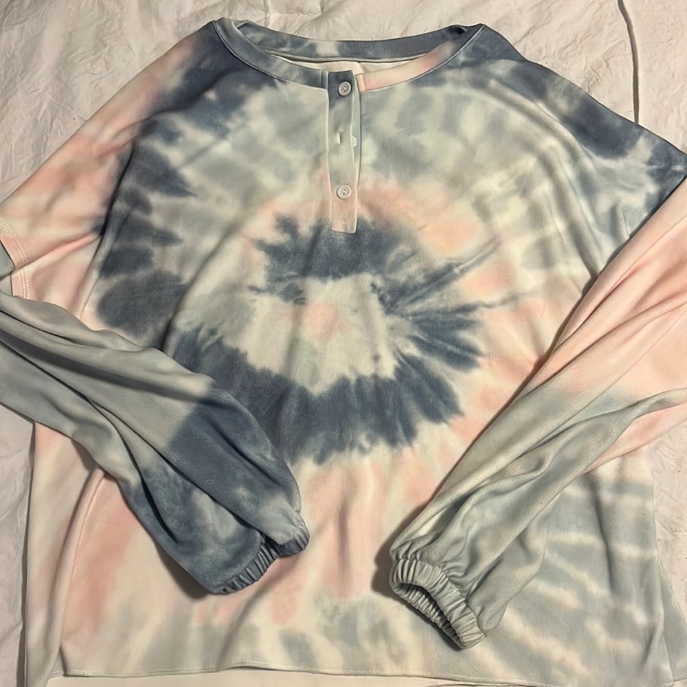 soft, tie-dye, quarter button up top